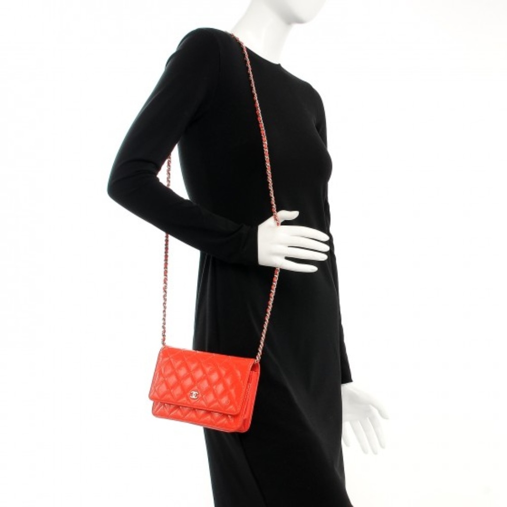 CHANEL Patent Quilted Wallet On Chain WOC Red - Picture 2 of 8